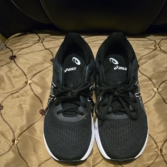 LAST CHANCE! Sz 9W Black ASICS Running Sneakers, Women's - Picture 2 of 4